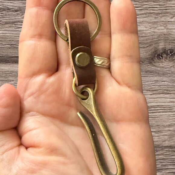 Deep Brown Leather & Brass Quick Release Belt Hook Clip Key Chain - Picture 5 of 5